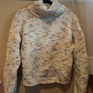 Jessica Simpson Turtleneck Size Medium